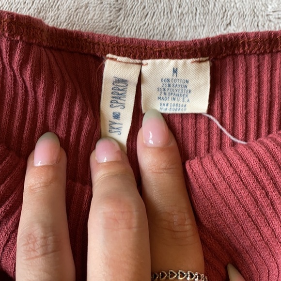 Pacsun red halter crop top - Picture 3 of 3